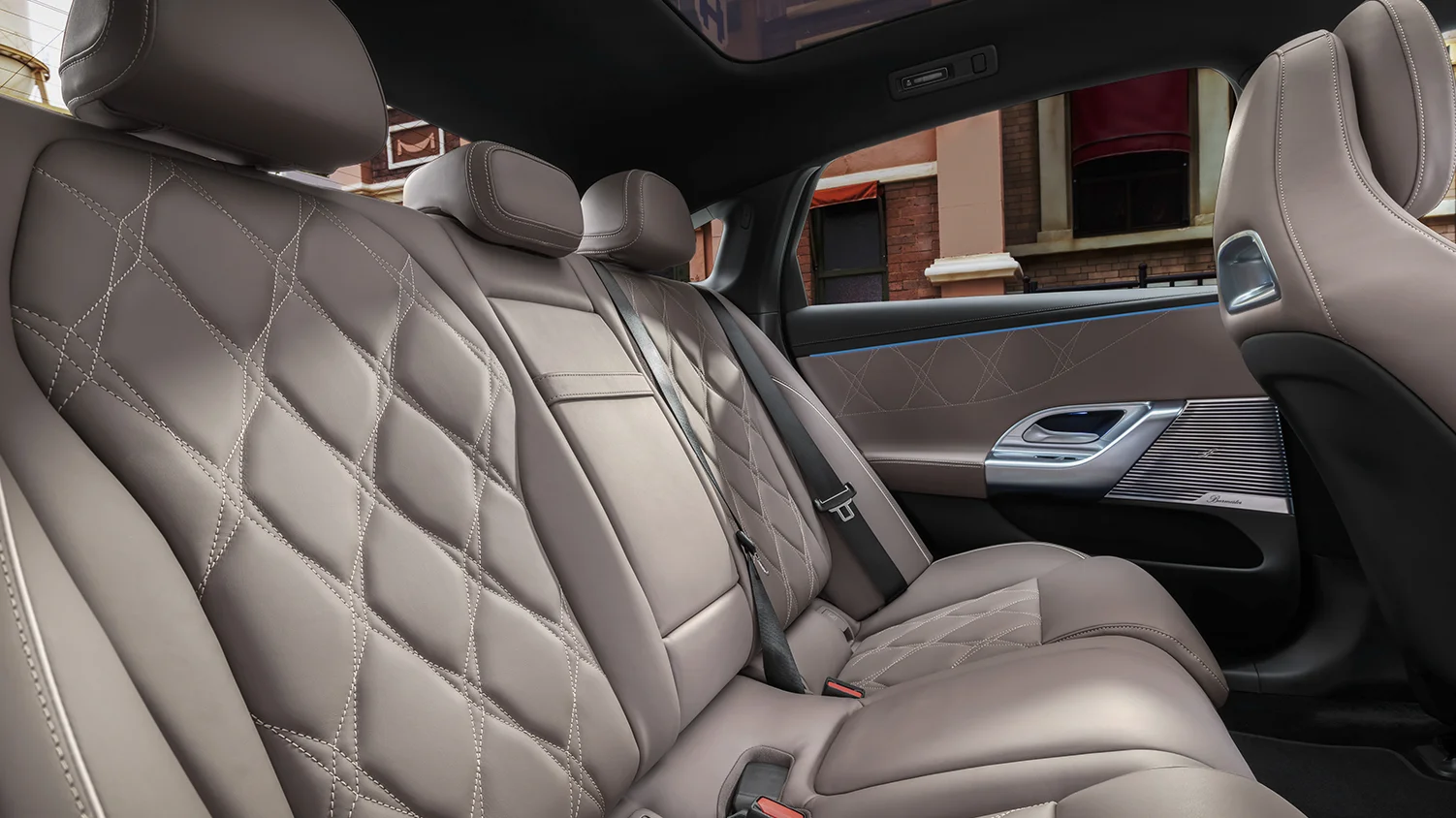 mercedes-benz-cklasse_bagsaeder_hessel.webp