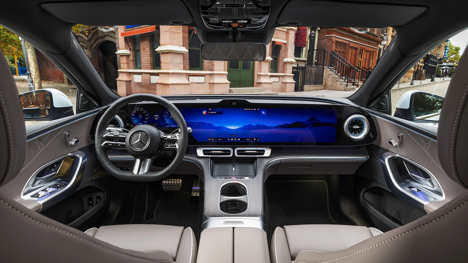 mercedes-benz_c-klasse_kabine.webp